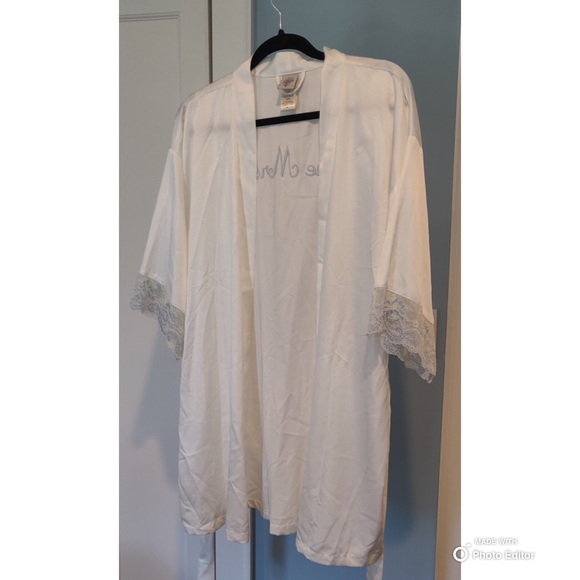 In the Bloom by Jonquil “the Mrs” bridal robe - Picture 11 of 13